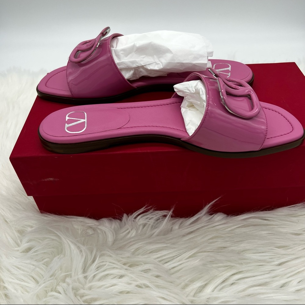 Valentino VLogo Pink Patent Leather Sildes - Picture 7 of 11
